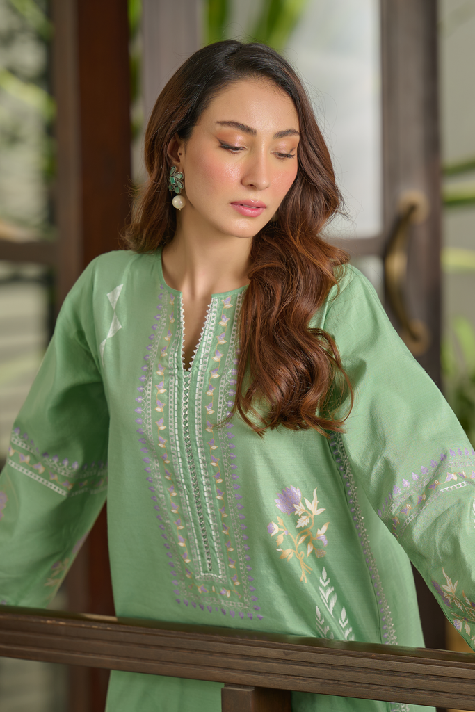 Summer lawn collection 2025 Pakistan