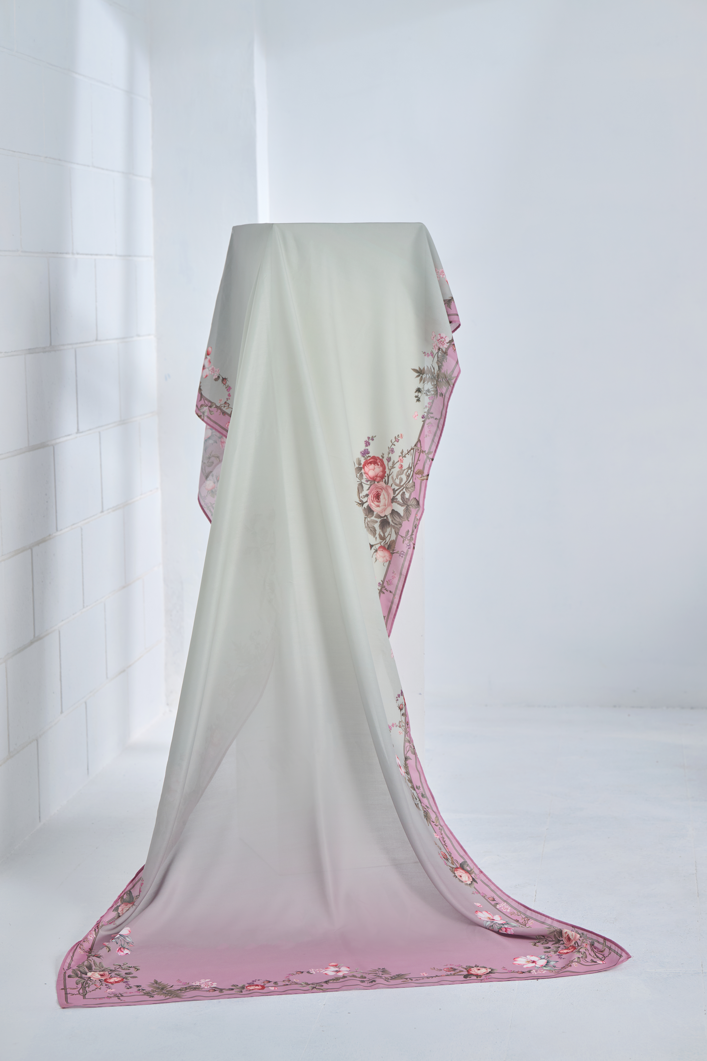 Victorian Rose Kaftan-A Dupatta
