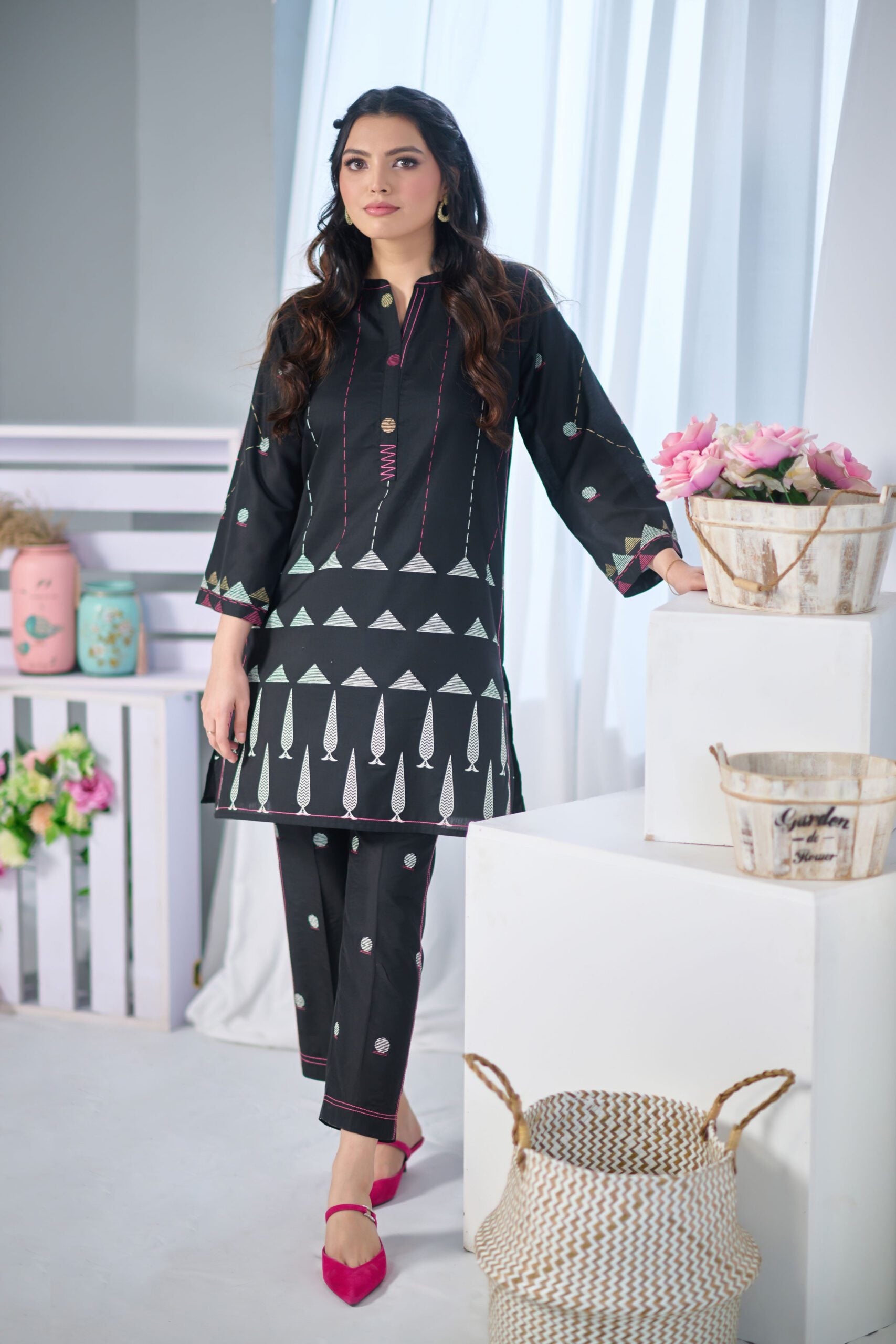 Black tree - cocoon-pk