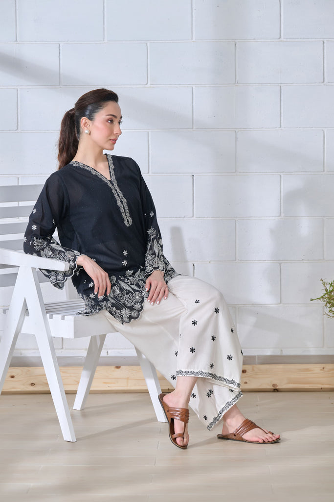 Top Clothing Brand in Karachi: Discover Trendy Women’s Wear